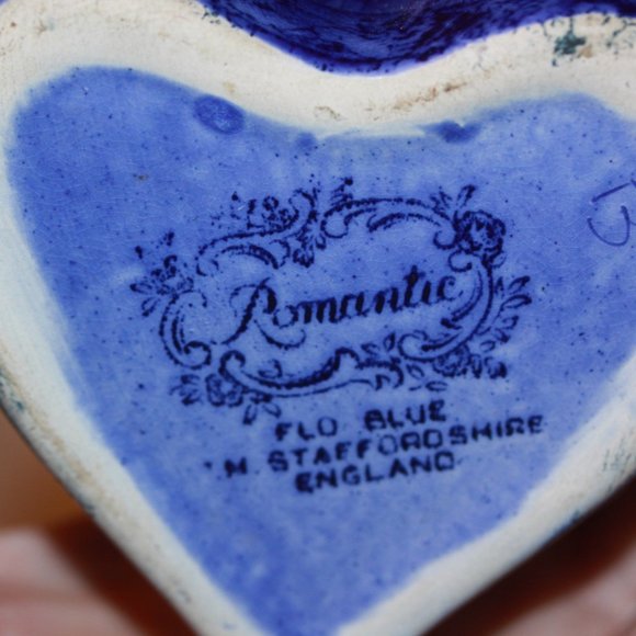 Staffordshire Flo Flow Blue English Hair Receiver Romantic HEART Shape - Picture 4 of 5